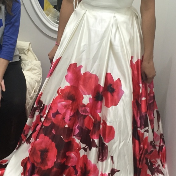 Prom dress - Picture 4 of 4